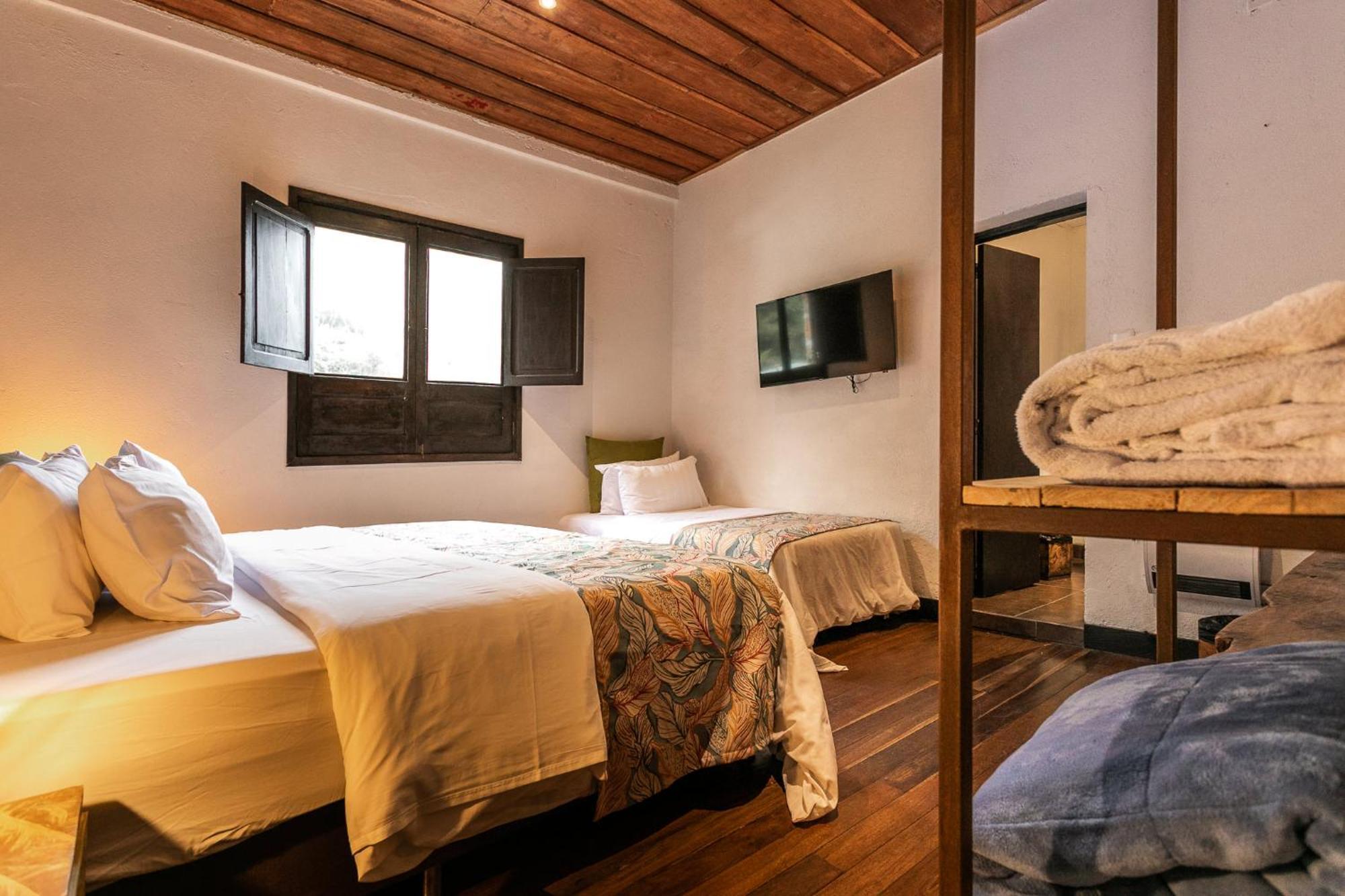 Hotel Termales Del Ruiz Gallinazo  Bilik gambar